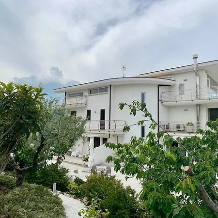 La Collina Dei Colori Resort *