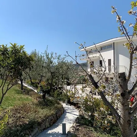 La Collina Dei Colori Resort *